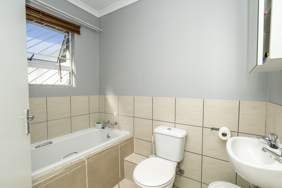 2 Bedroom Property for Sale in The Connifers Western Cape